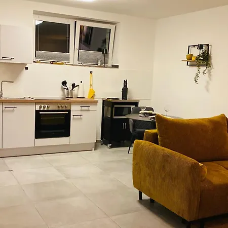 Tuacasa - Gemuetliches Souterrain Apartament *